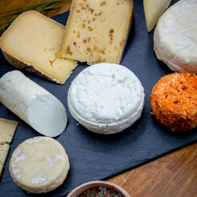 La crème des fromages d'Ardenne Méridionale - (Re)DÃ©couvrez les 5 fromageries de notre territoire! Des lieux oÃ¹ Ã©leveurs et artisans locaux subliment le lait de nos herbages en dÃ©licieux fromages!  Tarif : gratuit. - Publications Parc Naturel Ardenne Meridionale