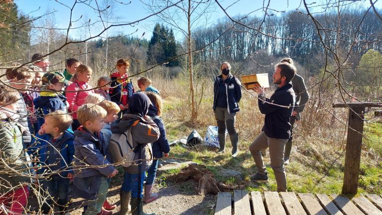 nature, école, biodiversité, ruisseau, rivière, enfants, animation, parc naturel, ardenne méridionale,