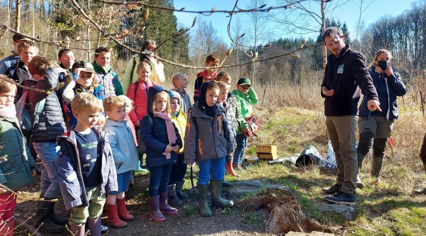 Animations nature avec les écoles - Sensibiliser les enfants aux richesses naturelles - Publications Parc Naturel Ardenne Meridionale